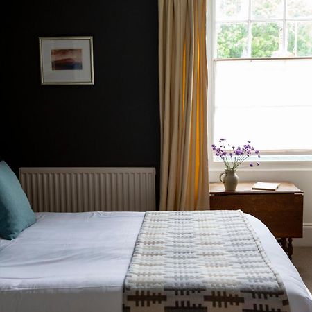 Llys Meddyg Hotell Newport  Eksteriør bilde