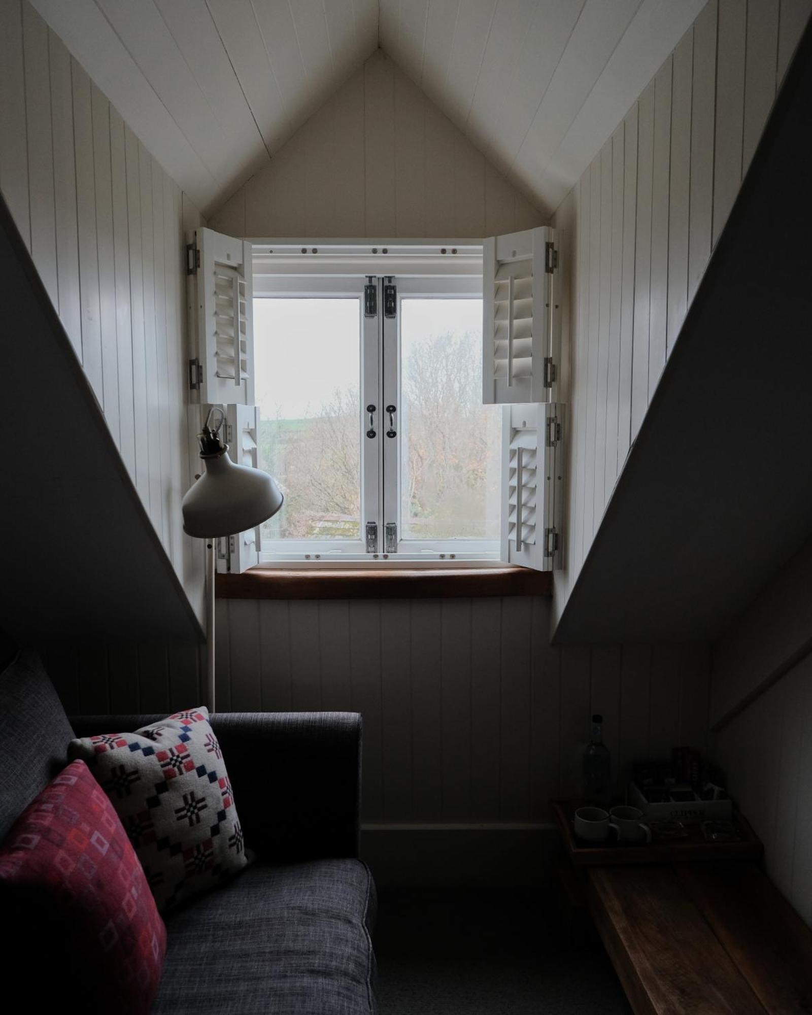 Llys Meddyg Hotell Newport  Eksteriør bilde