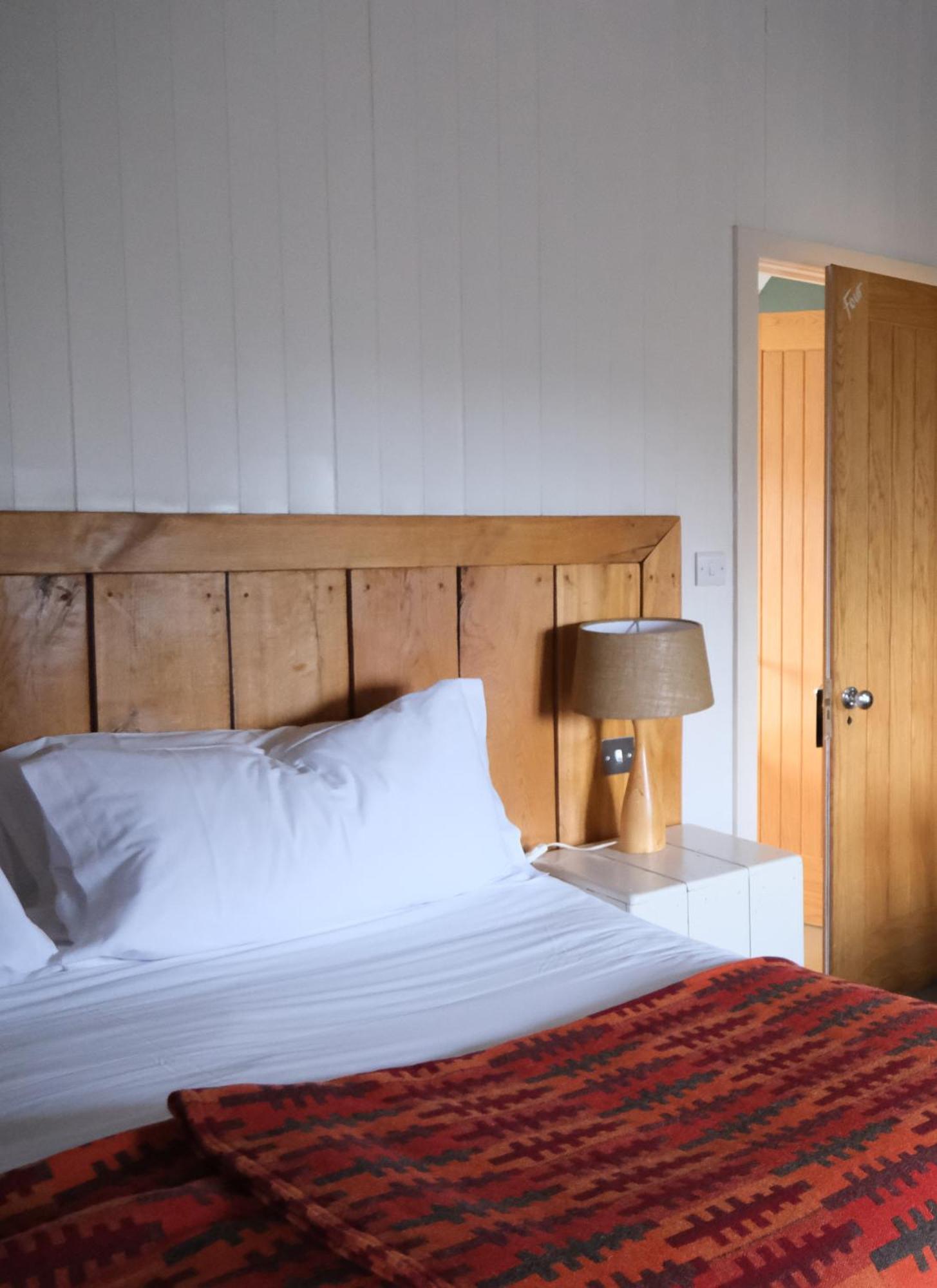 Llys Meddyg Hotell Newport  Eksteriør bilde