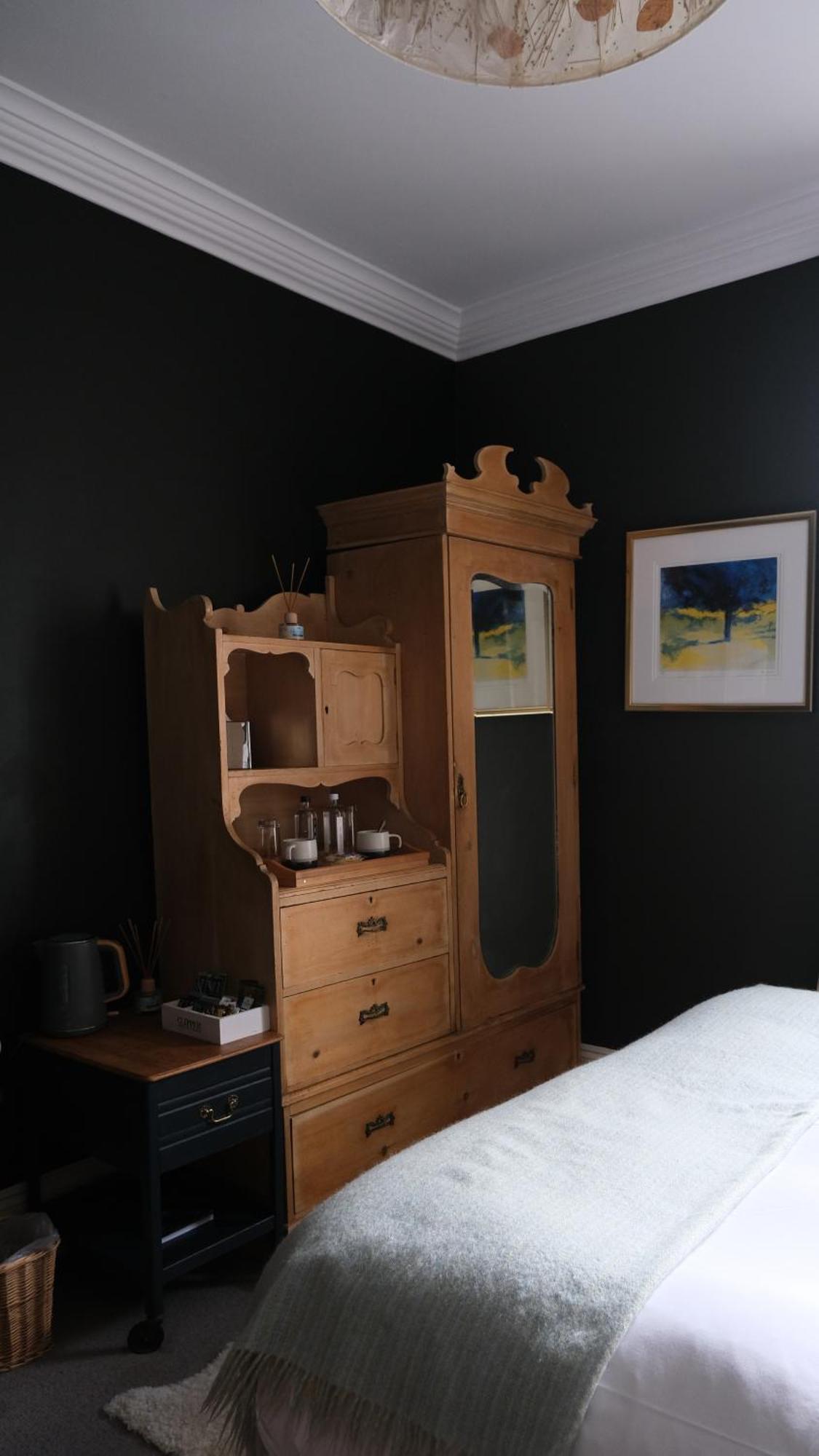 Llys Meddyg Hotell Newport  Eksteriør bilde
