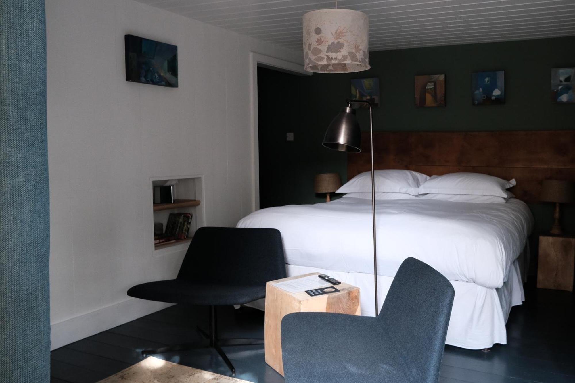 Llys Meddyg Hotell Newport  Eksteriør bilde