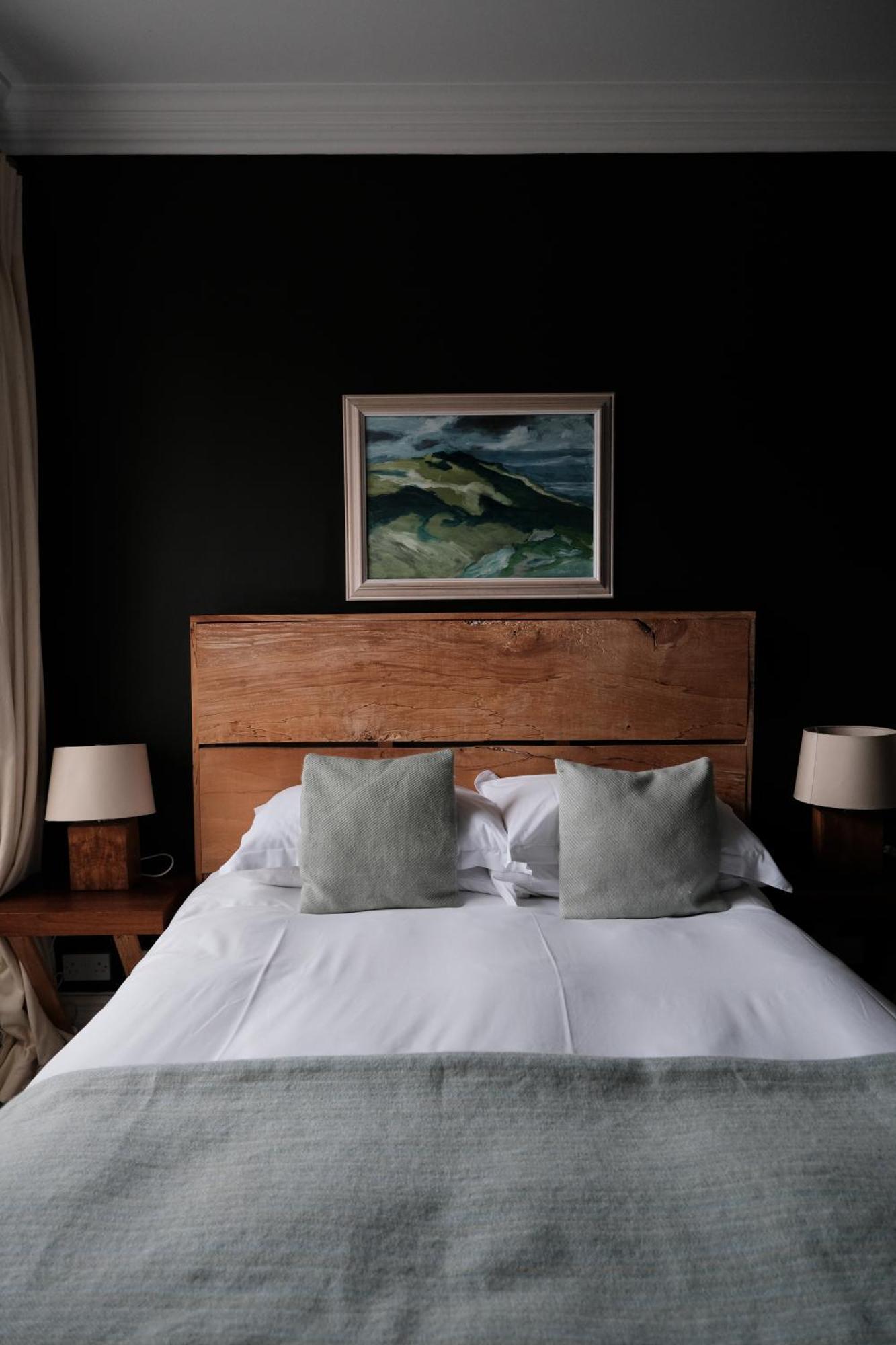 Llys Meddyg Hotell Newport  Eksteriør bilde